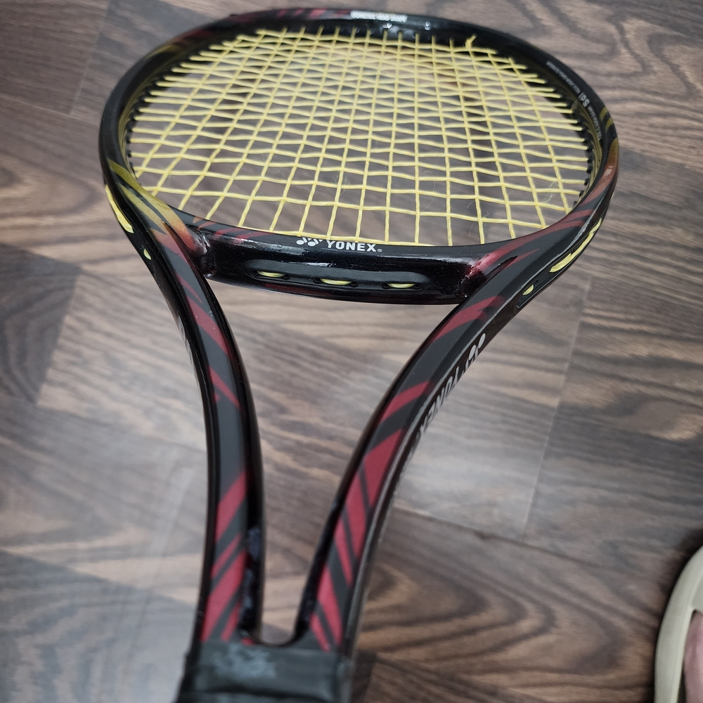 Yonex RD-7 Graphite Tennis Raquet with Black, Red And Yellow Accents - Picture 13 of 13